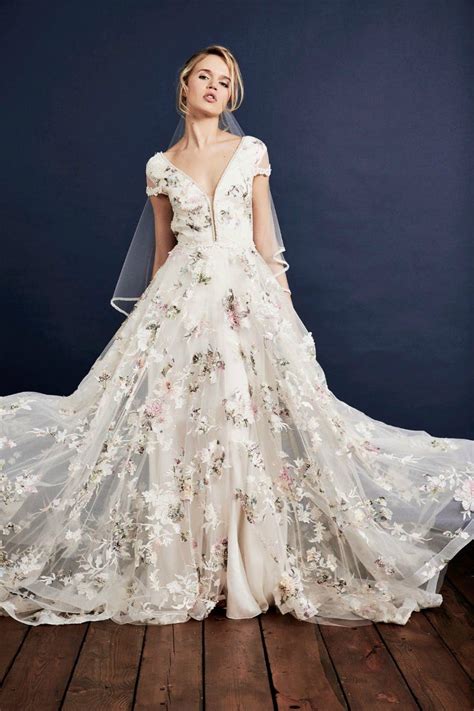 Alternativen zum klassischen hochzeitskleid wonderwed blog. Alternative Wedding Dresses: Colourful and Unusual ...