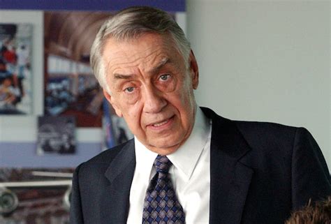 Philip Baker Hall Dead At 90 — Tv Roles Included ‘the Loop ‘modern
