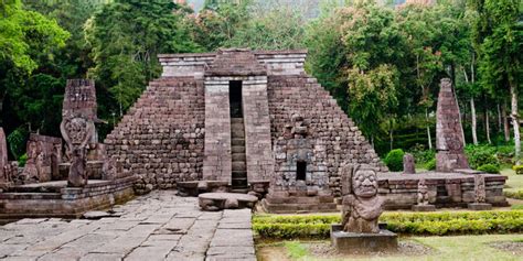Candi Sukuh Misteriusnya Piramida Maya Di Tengah Pulau Jawa Merdeka Com