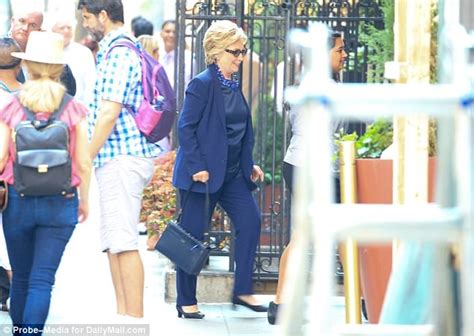 Hillary Clinton Has Girls Day Out In New York City Daily Mail Online