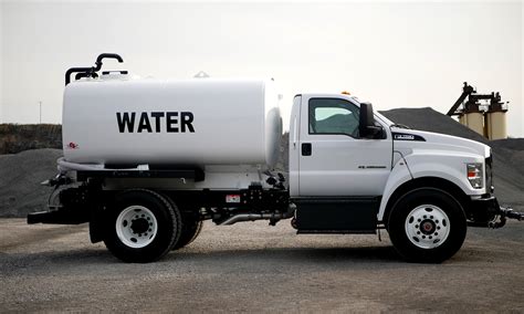 on road water trucks 2000 6000 gallon water truck for sale