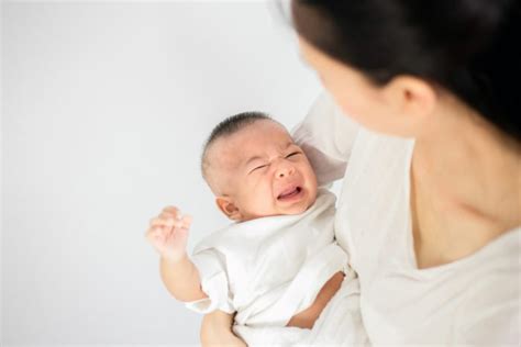 4 Cara Mengatasi Bayi Susah Tidur Dan Rewel Hello Sehat