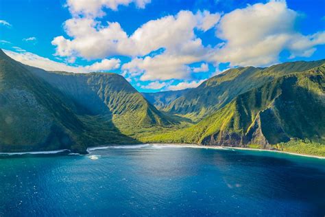 Soaring Above West Maui And Moloka‘i Helicopter Tour With Air Maui