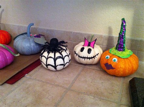 20 Decorating Mini Pumpkins Ideas