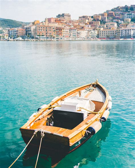 Italy (italia), officially the italian republic, is a southern european country with a population of approximately 60 million. Wining and Dining in Southern Tuscany, Italy - Find Us ...