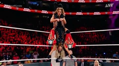 Trish Stratus Vs Mickie James Womens Wrestling Royal Rumble