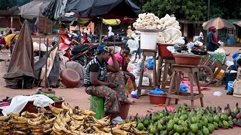 Burkina Faso La Fermeture Des Frontières Met Les Commerçants De Bobo