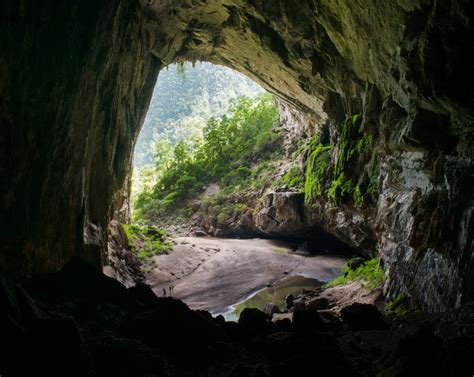 Stunning Images Of The Biggest Cave In The World 10 Magazine Korea