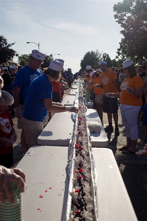 See The Massive Ice Cream Sundae That Just Broke A Guinness World Record