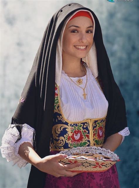 Return To The Mediterranean🏺 On Twitter In 2021 Italian Traditional Dress Folk Clothing