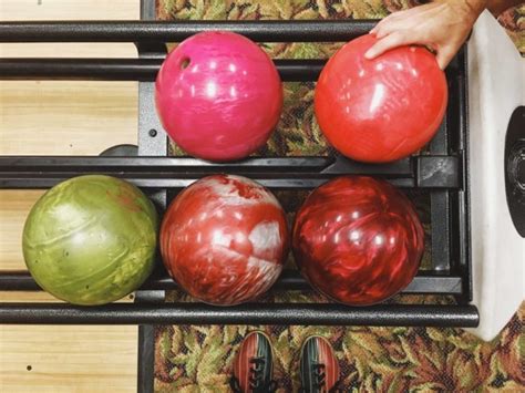 How To Hold A Bowling Ball