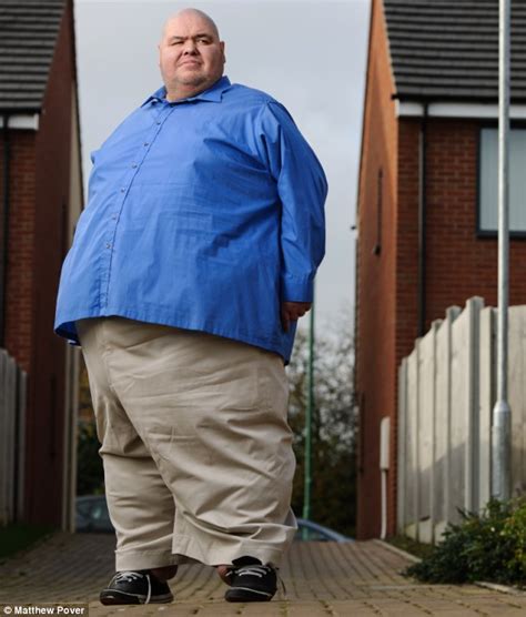 Britains Fattest Man Barry Austin Perilously Ill As He Finally Tries