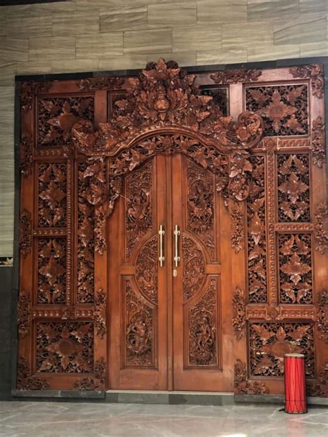 Kami menjual jendela minimalis dengan desain custom sesuai permintaan anda silahkan hubungi owner jual pintu jati yuni : pintu gebyok, gebyok ukir, pintu jati, pintu gebyok jati