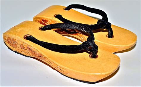 Wood Wooden Thong Sandals Flip Flops Retro 1970s 1980s Seventies