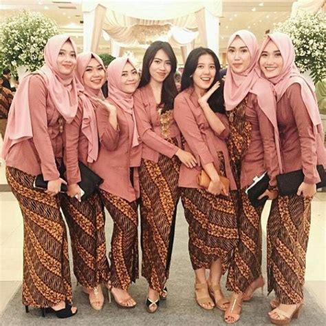 Model Kebaya Hijab Kutubaru Rok Batik Parang Inspirasi Kebaya Indonesia
