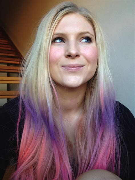 I don't find the smell too strong compared to other purple shampoos. dip dye | PuddingCat