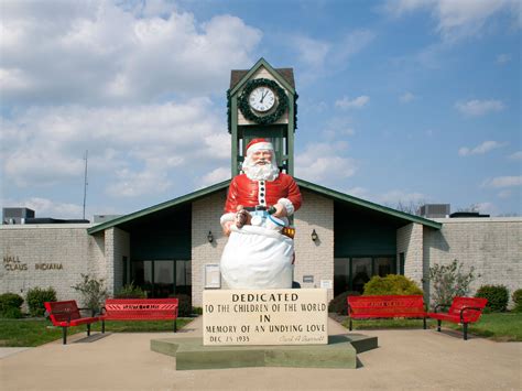 Its Christmas Year Round In Santa Claus Indiana Condé Nast Traveler