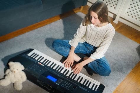 381 Teenage Girl Playing Piano Stock Photos Free And Royalty Free Stock