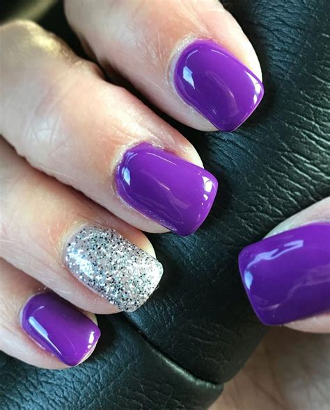Purple “color Grape Jelly” Gel Nails With Gel Polishand A Sparkly