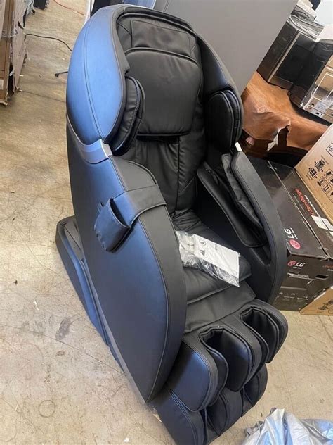 Insignia 2d Zero Gravity Full Body Massage Chair Black Silver Ns