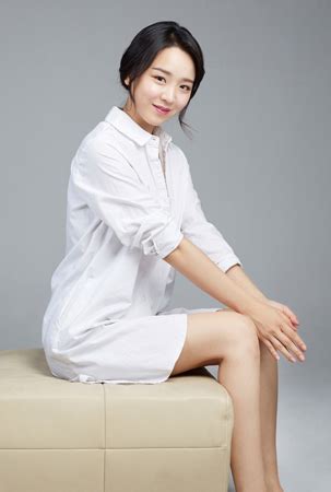 발 = leg 벗다 = remove 발 벗다 = be barefooted. 女優シン・ヘソンが告白 「恋愛リアリティ番組に出るなら ...