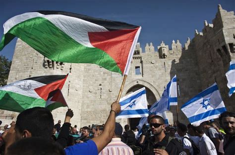 Keputusan itu dianggap palestina sebagai upaya israel untuk mengusir mereka dari yerusalem, wilayah yang diperebutkan. Sering Dipertanyakan, Ini Alasan Palestina dan Israel ...