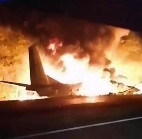 Eine frachtmaschine von south west aviation stürzte kurz nach dem start in juba ab. Viele Tote nach Absturz von Militärflugzeug in der Ukraine ...