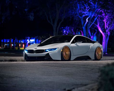 Can bmw's performance hybrid deliver conventional sports car thrills? Скачать 1280x1024 bmw, i8, белый, вид сбоку обои, картинки ...