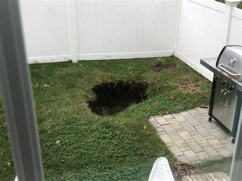 This Big Hole In My Yard That Just Came Out Of No Where Rwellthatsucks