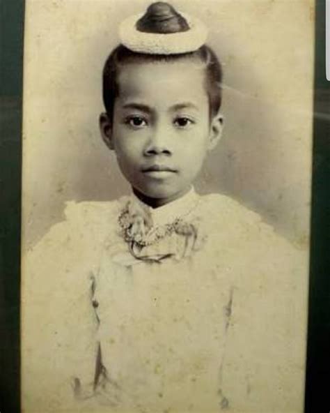 Maybe you would like to learn more about one of these? "หลับตาเสียซีจะได้ไปทูลสมเด็จแม่ว่าหลับแล้ว" สมเด็จเจ้าฟ้า ...