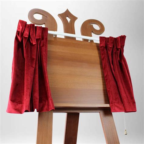The Advantages Of Renting Easels For Your Plaque Unveiling