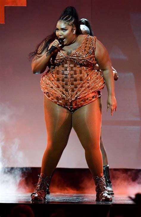 Lizzo Wears Butt Baring Yitty Shapwear On Private Jet Au