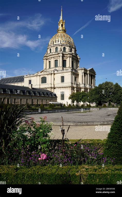 The Golden Dome Of The Dôme Des Invalides Church And Tomb Of Napoleon