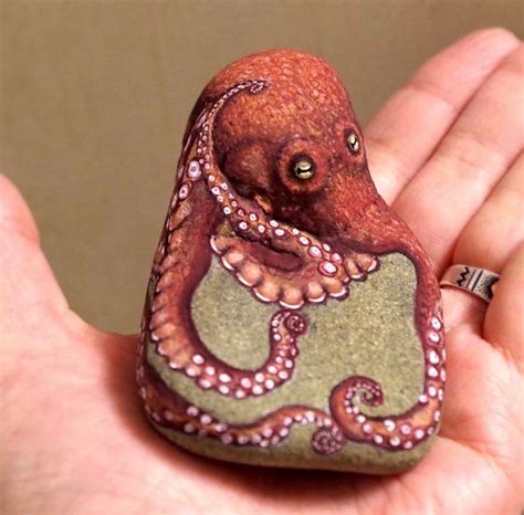 Stone Animal Paintings By Akie Nakata Feature Realistic Details