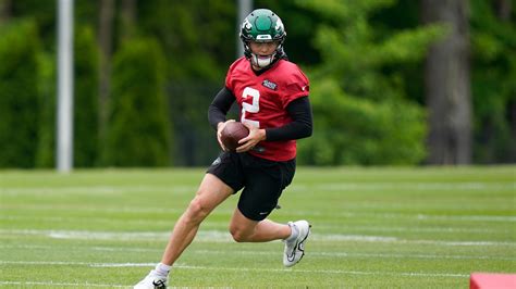 jets qb zach wilson explains why he s looking thick and beefy