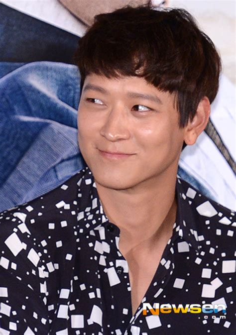 하정우, 강동원, 조진웅, 마동석, 정만식, 김성균, 김재영, 주진모, 이경영. 포토엔화보강동원, 얼굴에 잘생김이 덕지덕지~ - 손에 잡히는 ...