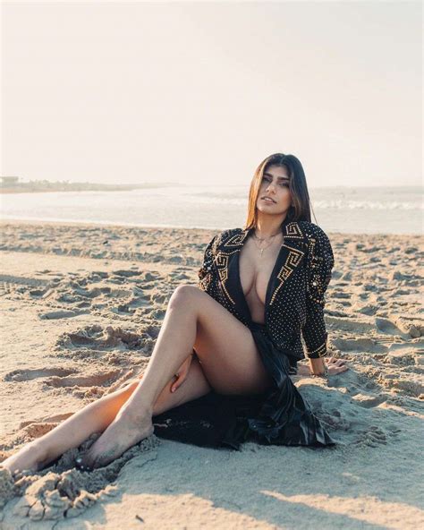Hot Pictures Of Mia Khalifa Which Demonstrate She Is The Hottest Lady On Earth The Viraler