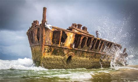 25 Stunning Photos Of Shipwrecks Best Photography Art Landscapes