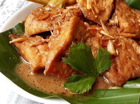 Tempeh or tempe is a traditional javanese soy product that is made from fermented soybeans. 17 Resep Tempe Bacem yang Bisa Anda Coba Dirubah