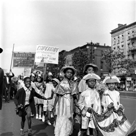 See Striking Photos Of Harlem Street Life In The 1930s Harlem New