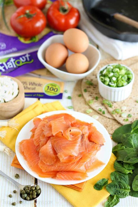 Creamy avocado and delicious smoked salmon feel like an indulgence, but this dish comes in at under 300 calories meaning you can have a little bit of luxury any day of the week Easy Smoked Salmon Breakfast Wrap - Two Healthy Kitchens