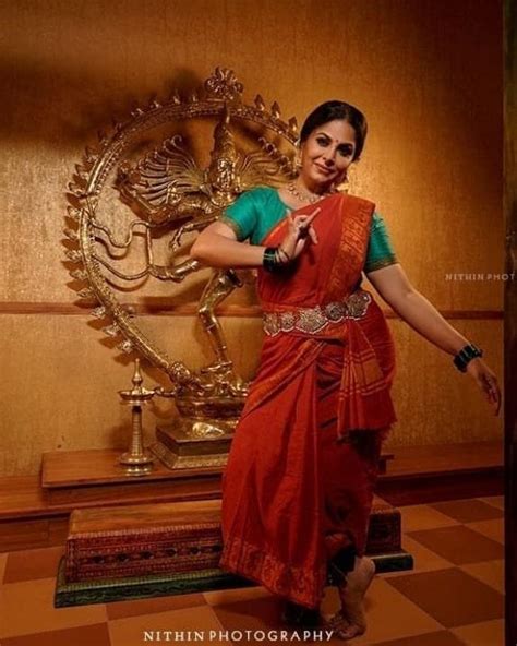 Malayalam Actress Asha Sarath In Red Saree Dancing Photos Asha Sarath