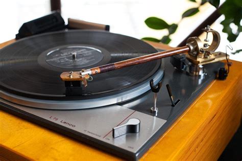 Lenco L75 With Wooden Tonearm And Magnetic Counterweight Page 1