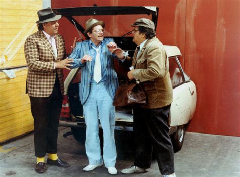 Olsenba wikipedia ~ die olsenba von links benny egon kjeld auf mallorca bei dreharbeiten zum film der voraussichtlich letzte streichr olsenba. Die Olsenbande schlägt wieder zu | Film 1977 | Moviepilot.de