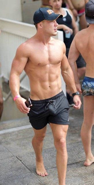 only shorts hot men bodies hommes sexy hot hunks athletic men muscular men shirtless men