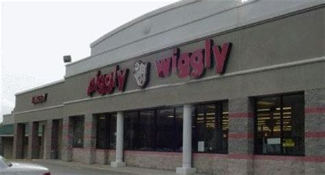 With over 530 stores in 17 states, piggly wiggly has been bringing home the bacon for millions of american families for over 100 years. Clairmont - Piggly Wiggly Grocery Store Birmingham Al