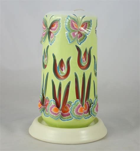 We have been making our unique and exclusive hand carved candles in holland, michigan, usa. Candele decorative artigianali in cera multistrato incisa ...