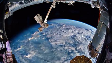 Astronaut Captures Stunning Timelapse Of Earth From Space News
