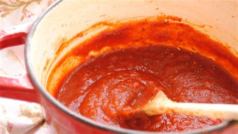 Do you make your own spaghetti sauce or do you buy it? A Tribute to My Mama (and her spaghetti sauce) - Garlic Girl