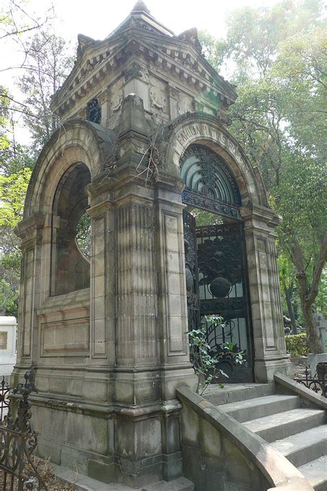 The Panteón Civil De Dolores Mexico Citys Biggest Cemetery